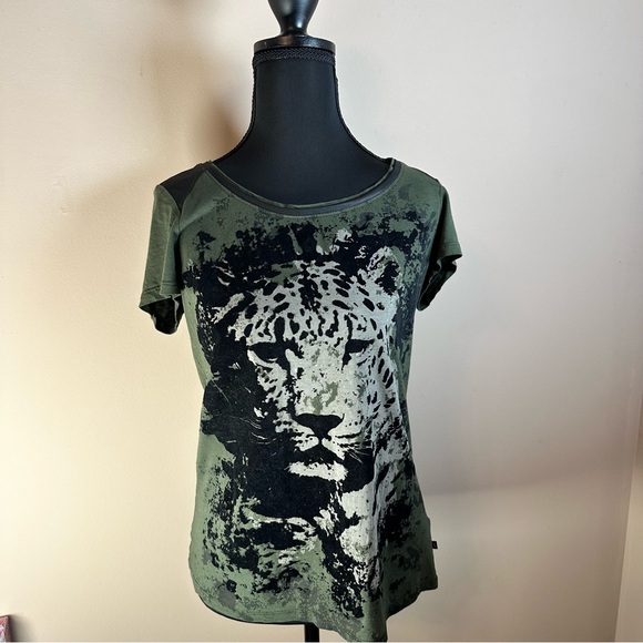 Rock & Republic Tops - Rock & Republic Graphic Leopard Face Tee - Size Small